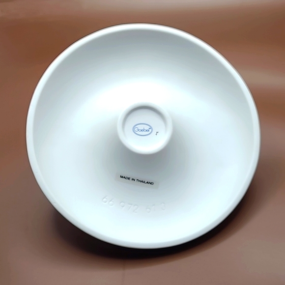 Goebel Easter bunny candle holder 4 an egg shape candle. Yellow candle included - Picture 5 of 10